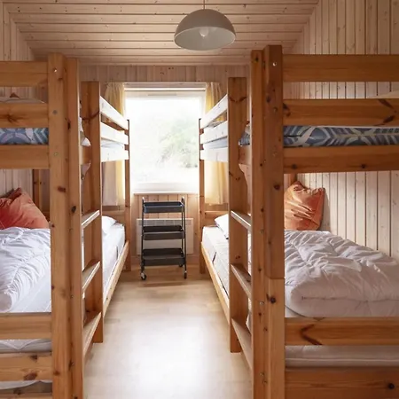 Semesterbostad Ljuben - 1-1km From The Sea By Interhome